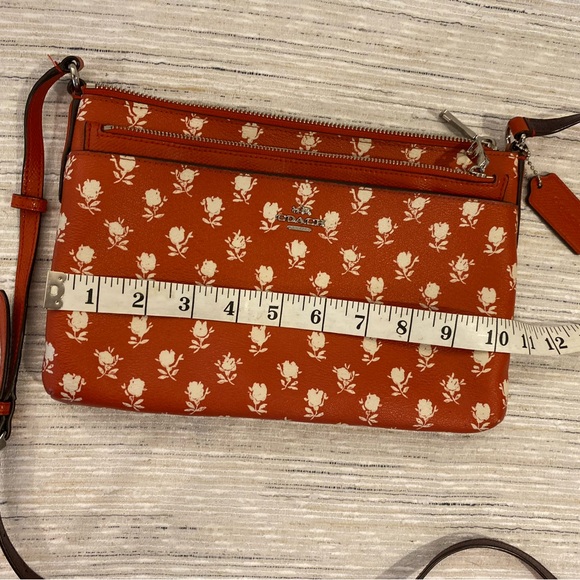 Coach cutie for sure! Great crossbody in bandlands floral. - Picture 3 of 10
